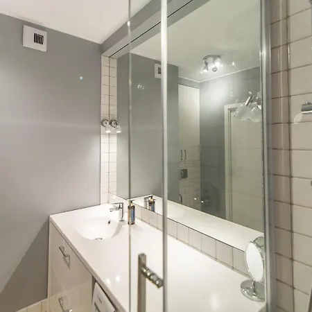 Horyzont Apartament Z Klimatyzacja I Balkonem By Renters ミエンジズドロイェ