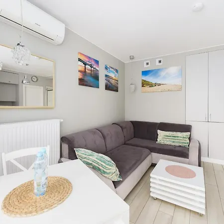 Horyzont Apartament Z Klimatyzacja I Balkonem By Renters アパート *